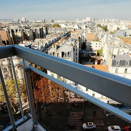 Little Cozy Studio With A Panoramic View Over Parigi